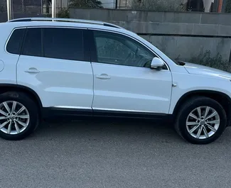 Noleggio auto Volkswagen Tiguan 2015 in Albania, con carburante Benzina e 200 cavalli di potenza ➤ A partire da 46 EUR al giorno.