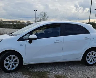 Noleggio auto Kia Rio #11861 Manuale all'aeroporto di Tirana, dotata di motore 1,4L ➤ Da Regont in Albania.