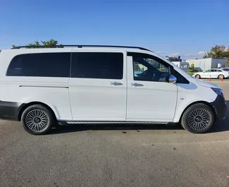 Motore Diesel da 2,2L di Mercedes-Benz Vito 2016 per il noleggio a Tbilisi.