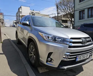 Motore Ibrido da 3,4L di Toyota Highlander 2019 per il noleggio a Tbilisi.