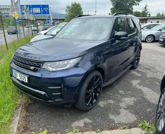 Vista frontale di un noleggio Land Rover Discovery a Vienna, Austria ✓ Auto #11983. ✓ Cambio Automatico TM ✓ 0 recensioni.