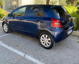 Noleggio auto Toyota Yaris #11941 Manuale all'aeroporto di Tirana, dotata di motore 1,4L ➤ Da Romeo in Albania.