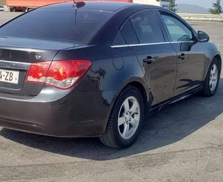 Motore Benzina da 1,4L di Chevrolet Cruze 2015 per il noleggio all'aeroporto di Kutaisi.