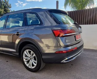 Noleggio Audi Q7. Auto Premium, SUV, Crossover per il noleggio in Spagna ✓ Cauzione di Deposito di 2000 EUR ✓ Opzioni assicurative RCT.