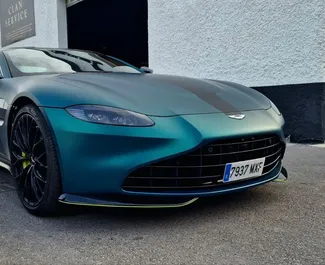 Vista frontale di un noleggio Aston Martin Vantage ad Alicante, Spagna ✓ Auto #11985. ✓ Cambio Automatico TM ✓ 0 recensioni.