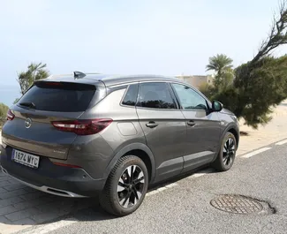 Noleggio Opel Grandland X. Auto Comfort, Crossover per il noleggio in Spagna ✓ Cauzione di Deposito di 300 EUR ✓ Opzioni assicurative RCT.