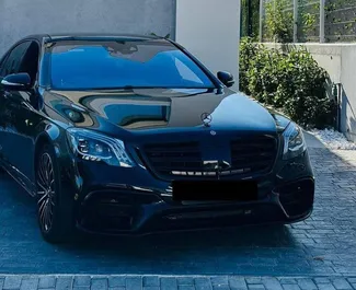 Vista frontale di un noleggio Mercedes-Benz S500 ad Alicante, Spagna ✓ Auto #12093. ✓ Cambio Automatico TM ✓ 0 recensioni.