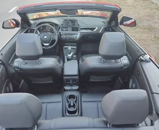 BMW 230xi Cabrio 2022 con sistema A trazione posteriore, disponibile a Tbilisi.