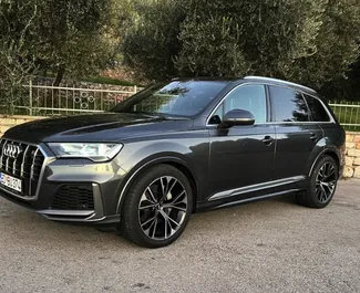 Vista frontale di un noleggio Audi Q7 in Becici, Montenegro ✓ Auto #12172. ✓ Cambio Automatico TM ✓ 0 recensioni.