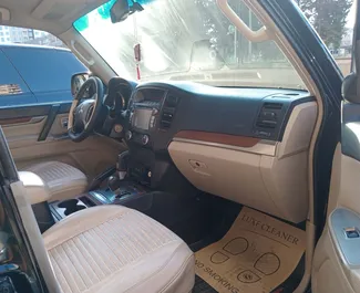 Noleggio auto Mitsubishi Pajero 2012 in Azerbaigian, con carburante Benzina e 190 cavalli di potenza ➤ A partire da 75 AZN al giorno.