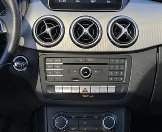 Mercedes-Benz B-Class 2018 disponibile per il noleggio a Budva, con limite di chilometraggio di illimitato.