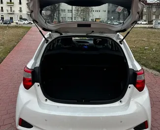 Noleggio auto Toyota Yaris 2020 in Montenegro, con carburante Ibrido e 90 cavalli di potenza ➤ A partire da 30 EUR al giorno.