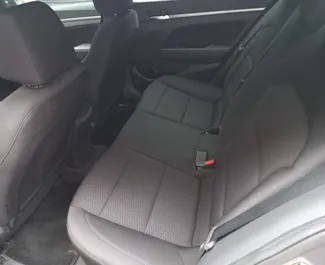 Motore Benzina da 2,0L di Hyundai Elantra 2019 per il noleggio all'aeroporto di Tbilisi.