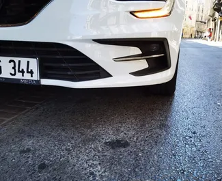 Motore Benzina da 1,3L di Renault Megane Sedan 2024 per il noleggio a Istanbul.
