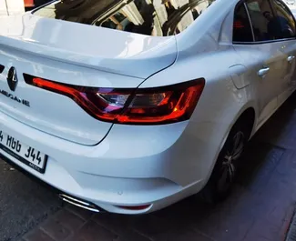 Noleggio Renault Megane Sedan. Auto Comfort per il noleggio in Turchia ✓ Cauzione di Deposito di 300 USD ✓ Opzioni assicurative RCT, CDW, SCDW, Furto.
