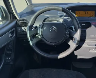 Motore Diesel da 2,0L di Citroen C4 Grand Picasso 2010 per il noleggio a Durazzo.