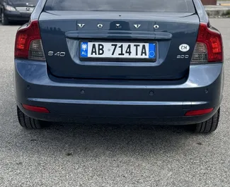 Noleggio Volvo S40. Auto Economica per il noleggio in Albania ✓ Cauzione di Senza deposito ✓ Opzioni assicurative RCT.