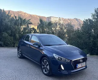 Vista frontale di un noleggio Hyundai i30 in Becici, Montenegro ✓ Auto #11793. ✓ Cambio Automatico TM ✓ 0 recensioni.