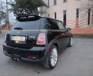 Noleggio Mini Cooper S. Auto Comfort, Premium, Cabrio per il noleggio in Georgia ✓ Cauzione di Senza deposito ✓ Opzioni assicurative RCT, SCDW, FDW, Passeggeri, Furto.