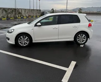 Noleggio auto Volkswagen Golf 6 2013 in Albania, con carburante Diesel e 108 cavalli di potenza ➤ A partire da 35 EUR al giorno.