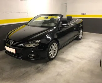 Vista frontale di un noleggio Volkswagen Eos a Budva, Montenegro ✓ Auto #12895. ✓ Cambio Automatico TM ✓ 0 recensioni.