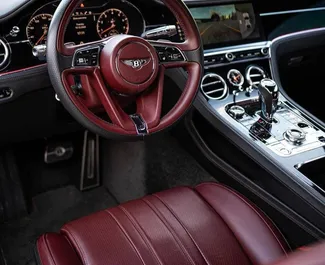 Bentley Continental GTC 2020 disponibile per il noleggio ad Alicante, con limite di chilometraggio di 150 km/giorno.