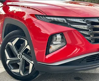 Hyundai Tucson 2021 disponibile per il noleggio ad Alicante, con limite di chilometraggio di 200 km/giorno.