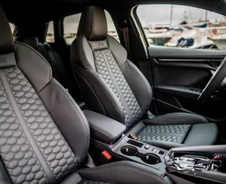 Audi RS3 2023 disponibile per il noleggio ad Alicante, con limite di chilometraggio di 200 km/giorno.