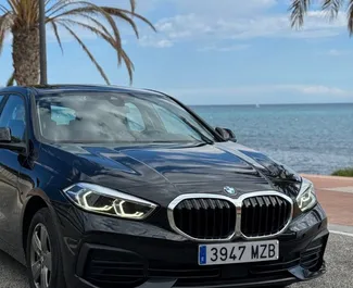Vista frontale di un noleggio BMW 116d ad Alicante, Spagna ✓ Auto #12620. ✓ Cambio Automatico TM ✓ 0 recensioni.