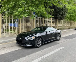 Vista frontale di un noleggio Ford Mustang Coupe a Baku, Azerbaigian ✓ Auto #12943. ✓ Cambio Automatico TM ✓ 0 recensioni.