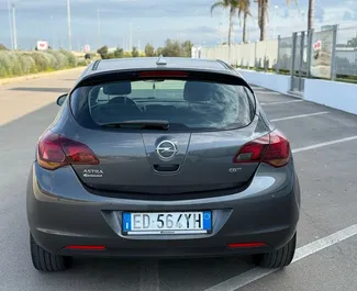 Motore Diesel da 1,7L di Opel Astra 2018 per il noleggio a Durazzo.