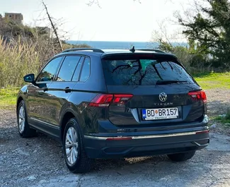 Noleggio Volkswagen Tiguan. Auto Comfort, Crossover per il noleggio in Montenegro ✓ Cauzione di Deposito di 300 EUR ✓ Opzioni assicurative RCT, SCDW, FDW, Passeggeri, All'estero.