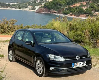 Noleggio Volkswagen Golf 7. Auto Economica, Comfort per il noleggio in Montenegro ✓ Cauzione di Deposito di 200 EUR ✓ Opzioni assicurative RCT, CDW, SCDW, FDW, Passeggeri, All'estero.