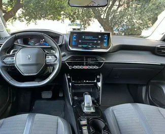 Peugeot 2008 2022 con sistema A trazione anteriore, disponibile a Rafailovici.
