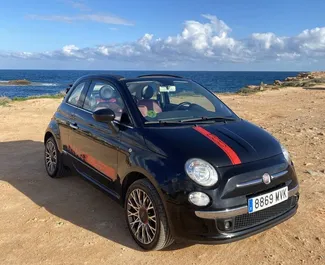 Vista frontale di un noleggio Fiat 500 Cabrio ad Alicante, Spagna ✓ Auto #12958. ✓ Cambio Automatico TM ✓ 0 recensioni.