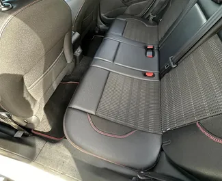 Noleggio Peugeot 2008. Auto Comfort, Crossover per il noleggio in Spagna ✓ Cauzione di Deposito di 400 EUR ✓ Opzioni assicurative RCT, CDW, Furto.