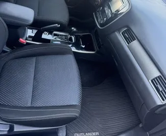 Noleggio Mitsubishi Outlander. Auto Comfort, Crossover per il noleggio in Georgia ✓ Cauzione di Senza deposito ✓ Opzioni assicurative RCT, FDW, Furto, Senza deposito.