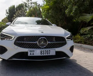 Noleggio Mercedes-Benz CLA250. Auto Comfort, Premium per il noleggio negli Emirati Arabi Uniti ✓ Cauzione di Deposito di 2000 AED ✓ Opzioni assicurative RCT, CDW.