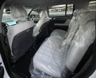 Noleggio Hyundai Santa Fe. Auto Comfort, Crossover per il noleggio negli Emirati Arabi Uniti ✓ Cauzione di Deposito di 3000 AED ✓ Opzioni assicurative RCT, CDW.