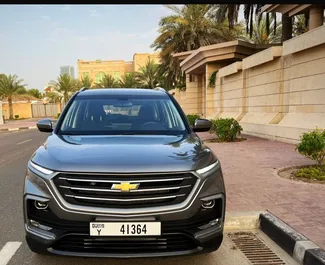 Vista frontale di un noleggio Chevrolet Captiva a Dubai, Emirati Arabi Uniti ✓ Auto #13111. ✓ Cambio Automatico TM ✓ 0 recensioni.