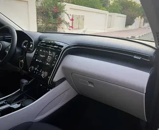 Noleggio Hyundai Tucson. Auto Economica, Comfort, SUV, Crossover per il noleggio negli Emirati Arabi Uniti ✓ Cauzione di Deposito di 2000 AED ✓ Opzioni assicurative RCT, CDW.