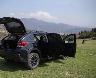 Interni di Subaru Crosstrek in affitto in Georgia. Un'ottima auto da 5 posti con cambio Automatico.