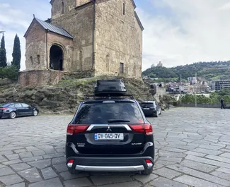 Noleggio Mitsubishi Outlander Xl. Auto Comfort, Crossover per il noleggio in Georgia ✓ Cauzione di Senza deposito ✓ Opzioni assicurative RCT, FDW.