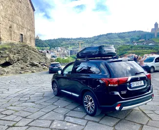 Motore Benzina da L di Mitsubishi Outlander Xl 2018 per il noleggio a Tbilisi.