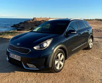 Vista frontale di un noleggio Kia Niro ad Alicante, Spagna ✓ Auto #12962. ✓ Cambio Automatico TM ✓ 0 recensioni.