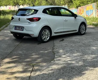 Noleggio Renault Clio 5. Auto Economica per il noleggio in Montenegro ✓ Cauzione di Deposito di 200 EUR ✓ Opzioni assicurative RCT, CDW, SCDW, FDW, All'estero.