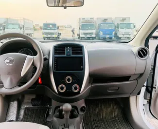 Noleggio auto Nissan Sunny 2024 negli Emirati Arabi Uniti, con carburante Benzina e 110 cavalli di potenza ➤ A partire da 85 AED al giorno.
