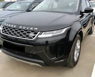 Vista frontale di un noleggio Land Rover Range Rover Evoque a Barcellona, Spagna ✓ Auto #13133. ✓ Cambio Automatico TM ✓ 0 recensioni.