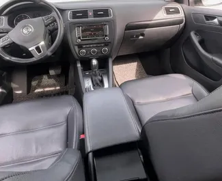 Noleggio auto Volkswagen Jetta 2015 in Albania, con carburante Diesel e  cavalli di potenza ➤ A partire da 35 EUR al giorno.