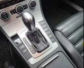 Motore Diesel da 2,0L di Volkswagen Passat-CC 2015 per il noleggio all'aeroporto di Tirana.
